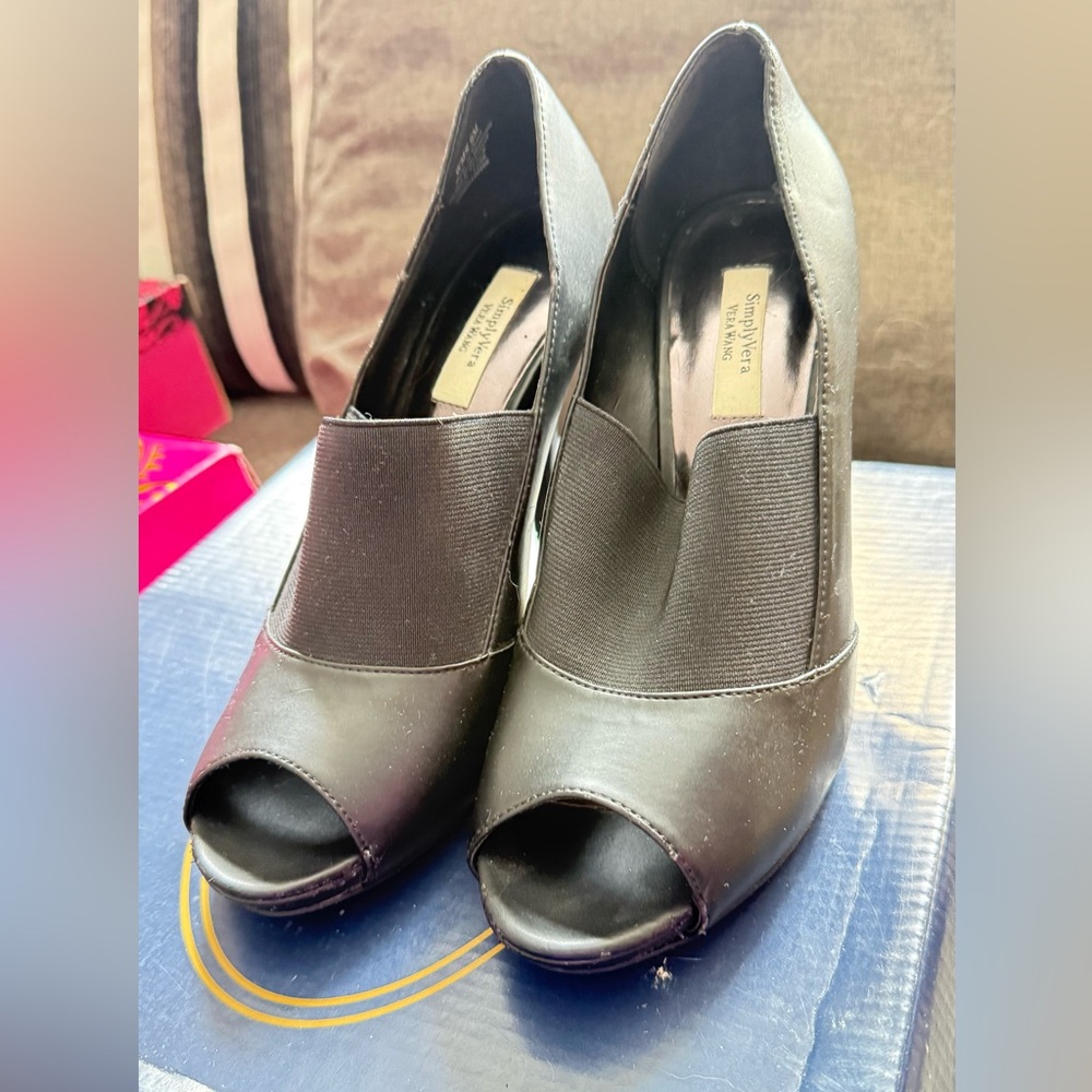 Simply Vera Vera Wang Black Peep Toe Heels
